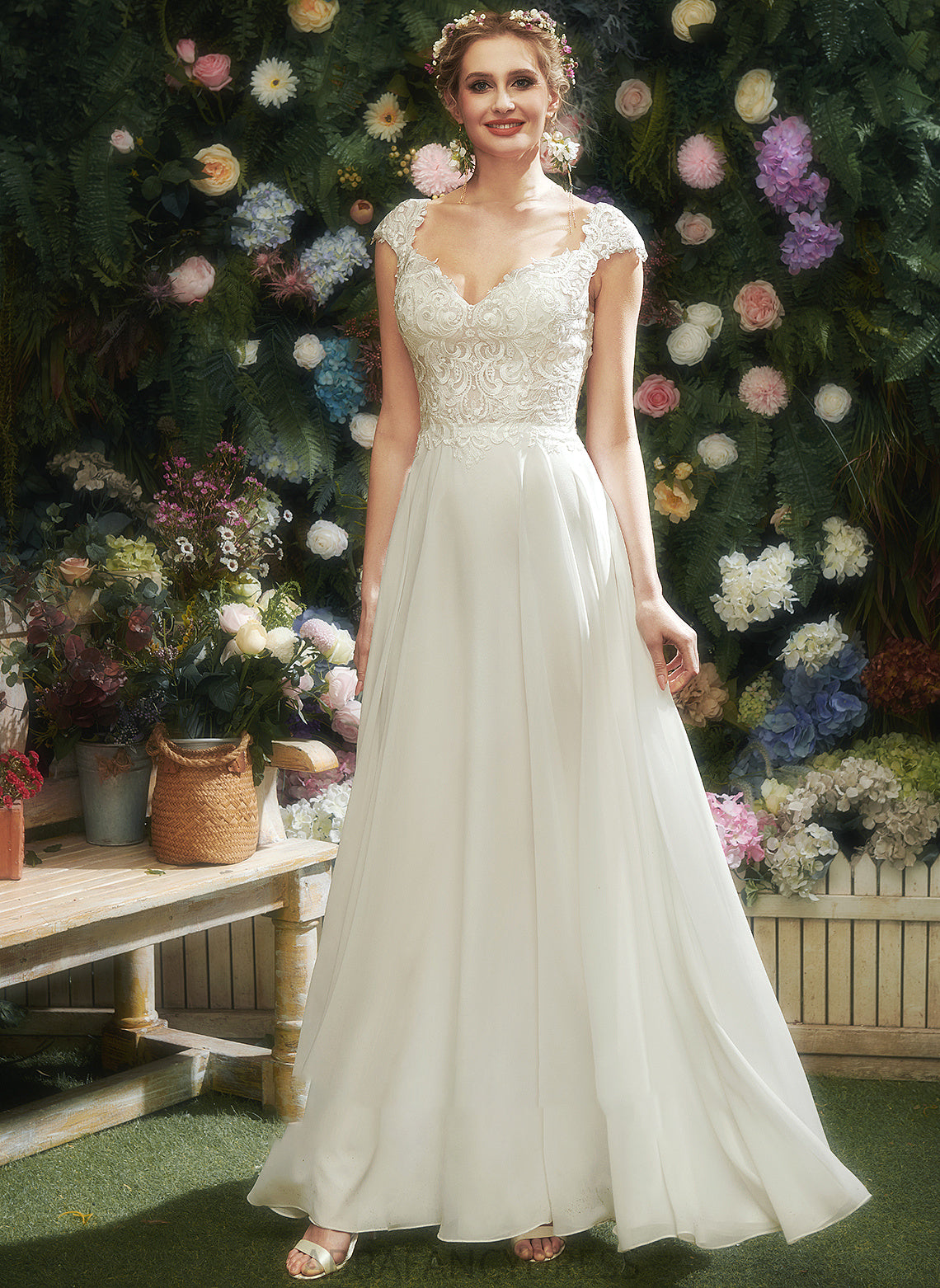 Floor-Length With Iyana Wedding Dress V-neck A-Line Wedding Dresses Lace