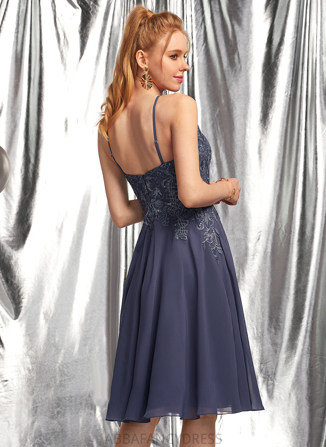 Arabella Chiffon With Appliques Lace Scoop A-Line Knee-Length Neck Prom Dresses