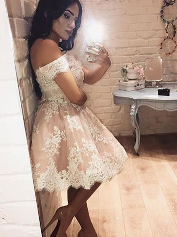 A-Line/Princess Sleeveless Off-the-Shoulder Lace Short/Mini Avah Homecoming Dresses Dresses