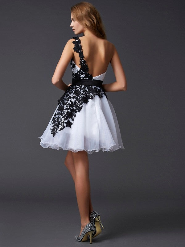 A-Line/Princess Adriana One-Shoulder Sleeveless Homecoming Dresses Lace Short Organza